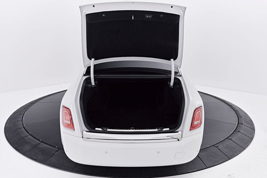 Used 2021 Rolls-Royce Phantom Sedan RWD image 28