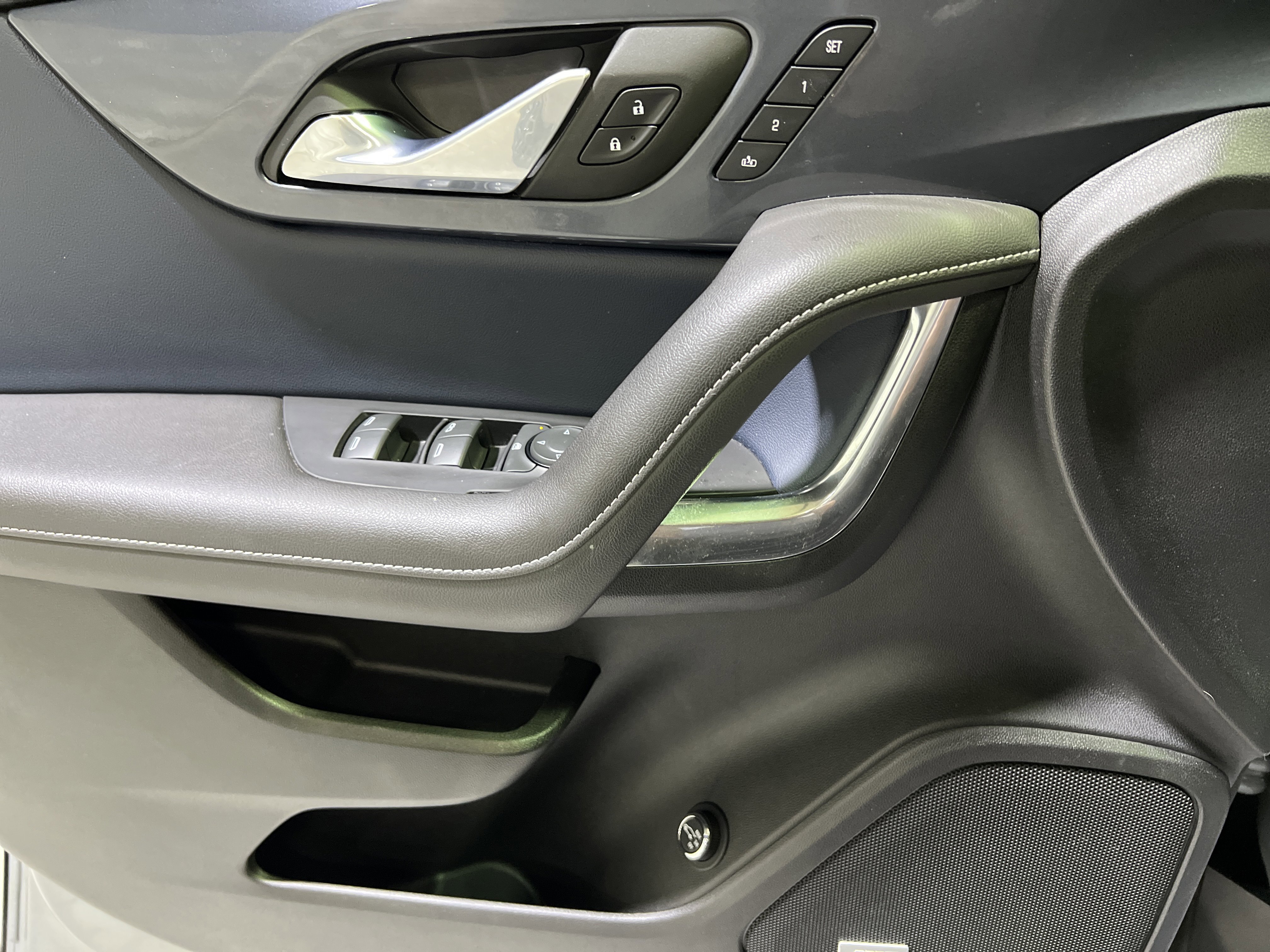 Certified 2023 Chevrolet Blazer RS w/ Driver Confidence II Package image 25