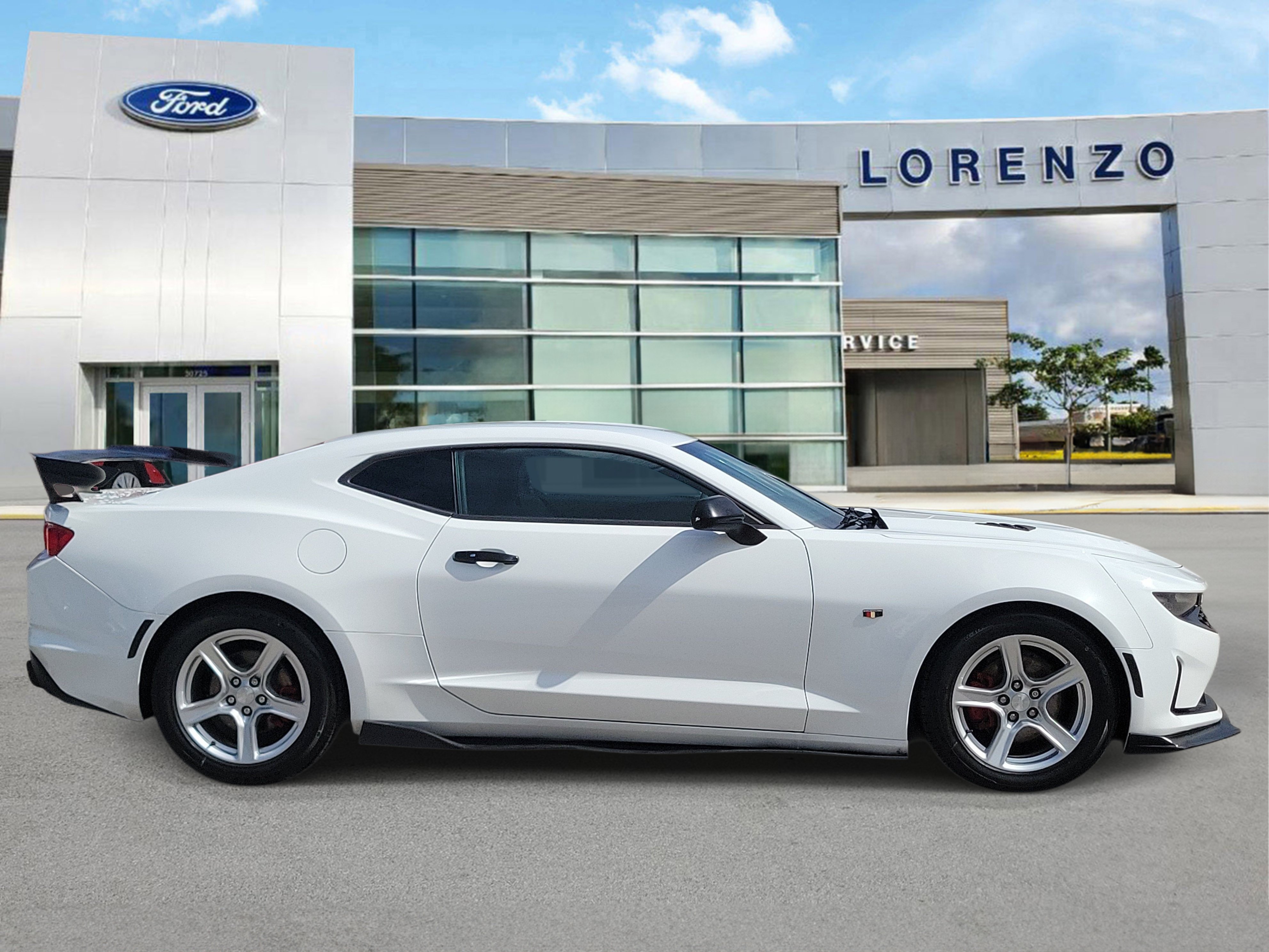 Used 2021 Chevrolet Camaro LT RWD image 4
