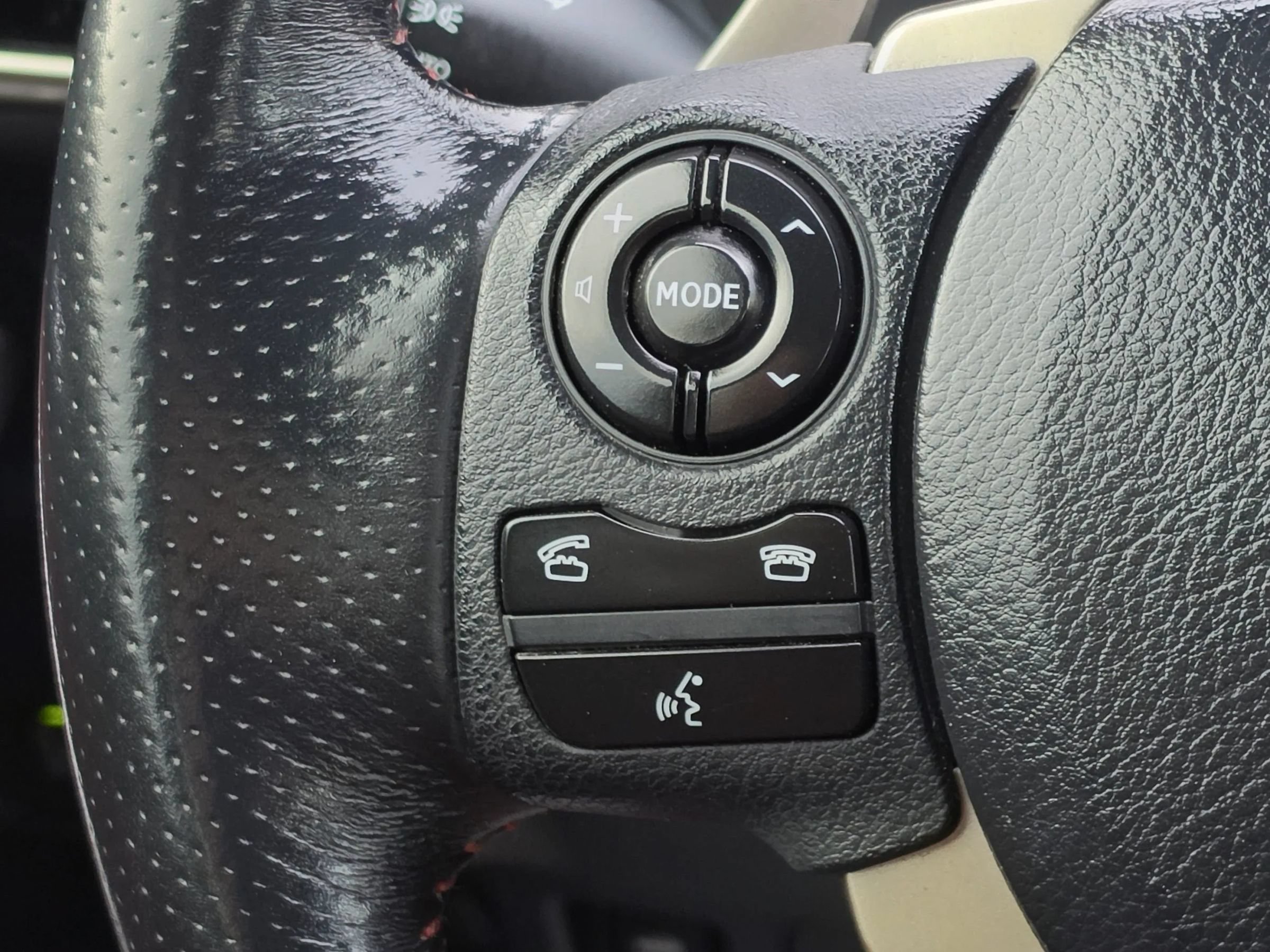 Used 2015 Lexus IS 350 w/ F-Sport Package RWD image 22