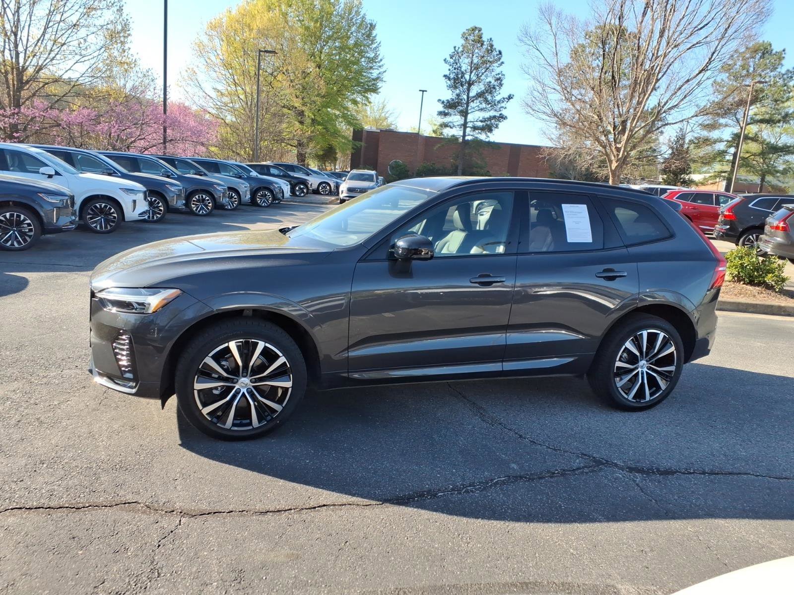 Certified 2025 Volvo XC60 B5 Plus AWD/4WD image 8