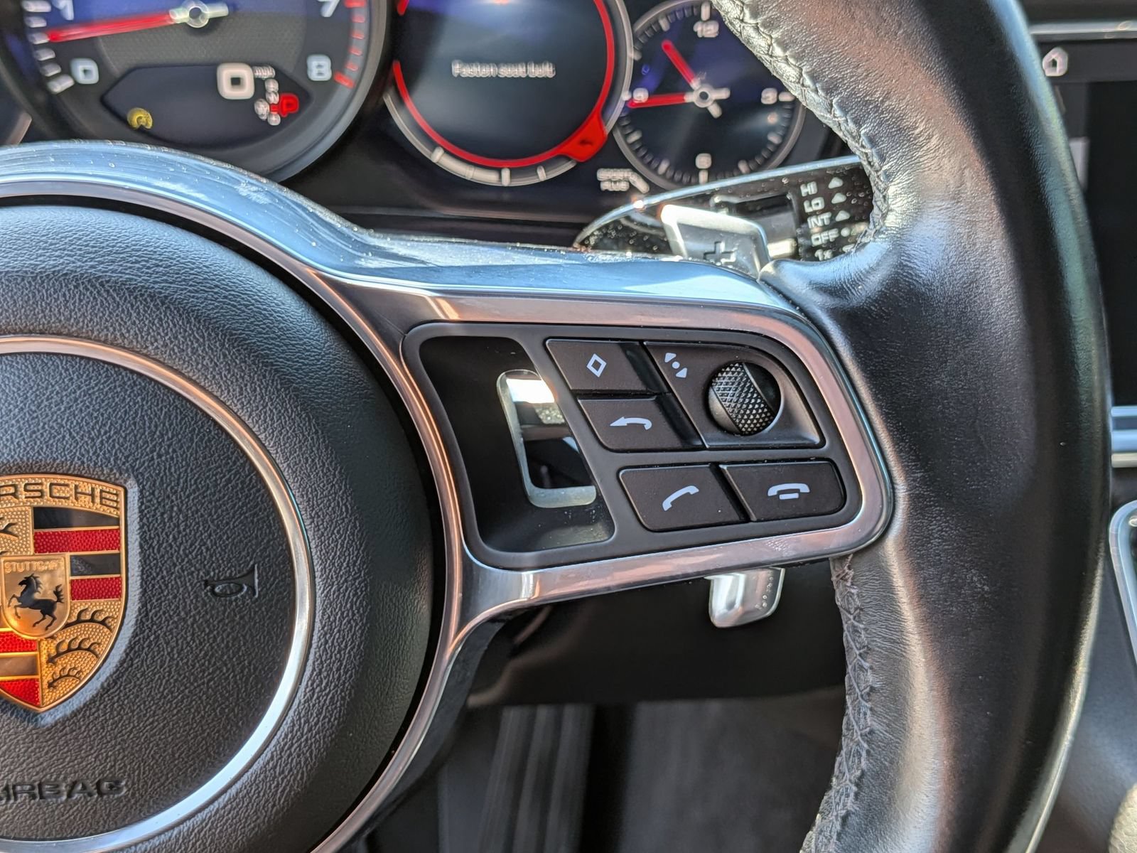 Used 2020 Porsche Panamera RWD image 19
