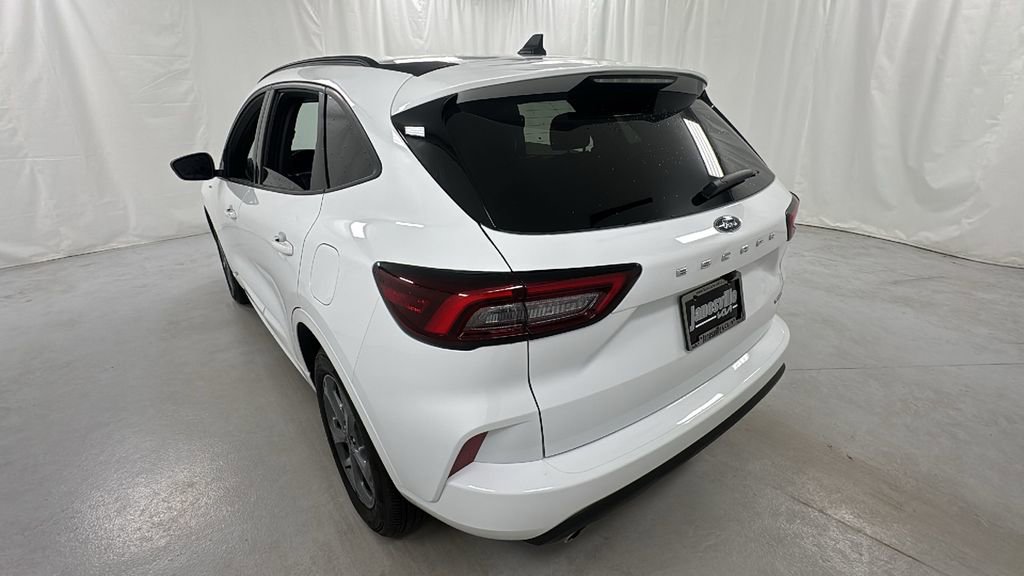 Used 2023 Ford Escape ST-Line image 5