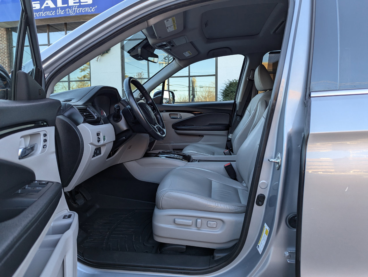 Used 2019 Honda Pilot Touring image 12
