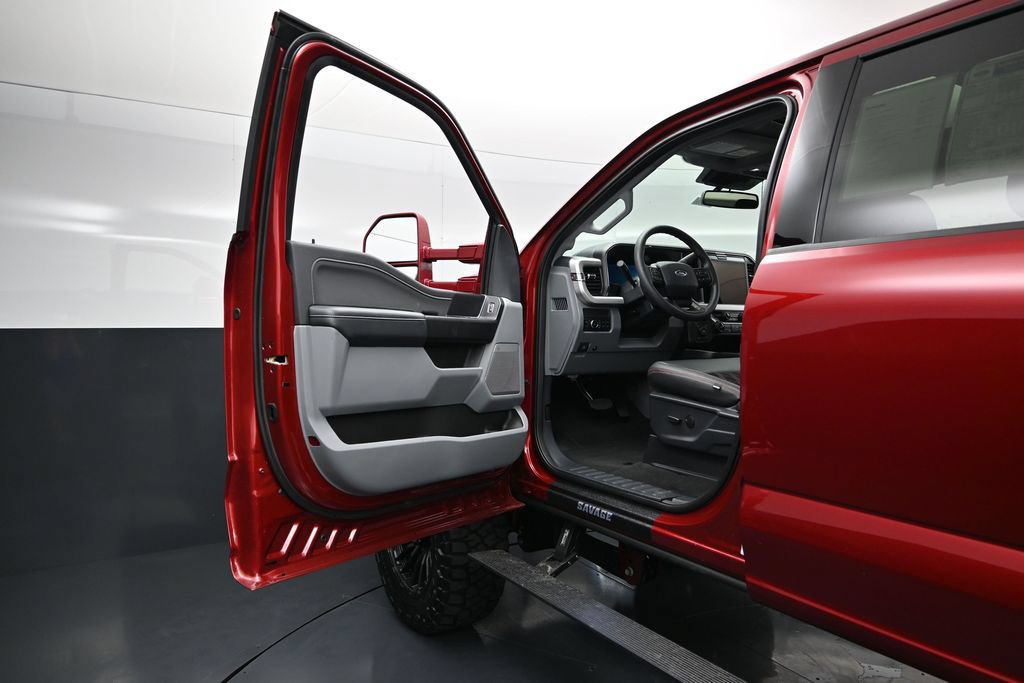 New 2026 Ford F250 XLT w/ XLT Premium Package AWD/4WD image 19