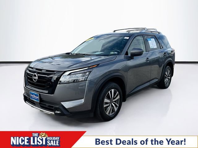 Used 2024 Nissan Pathfinder SL w/ Black Appearance Package image 3