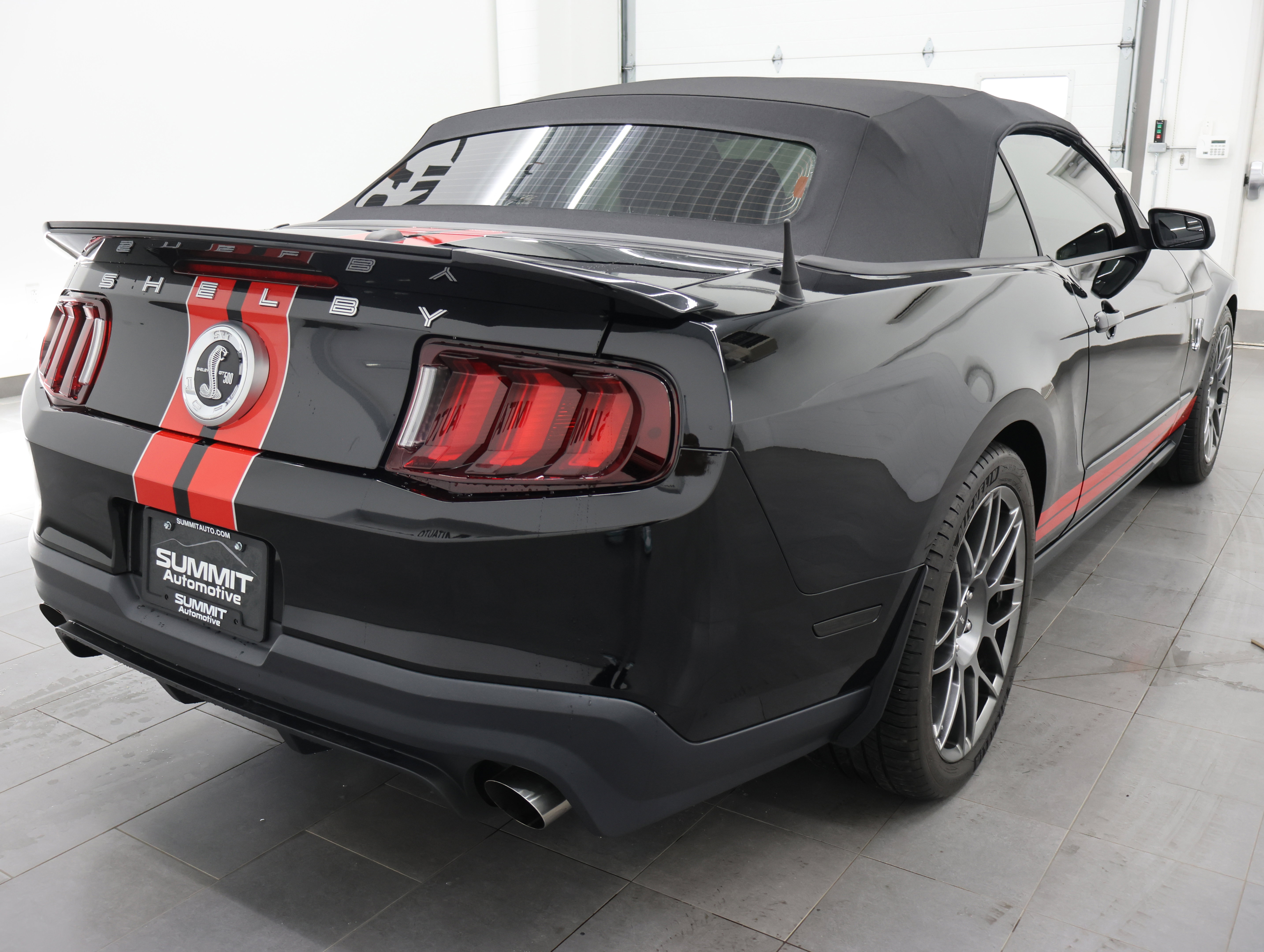 Used 2011 Ford Mustang Shelby GT500 w/ SVT Performance Pkg RWD image 5
