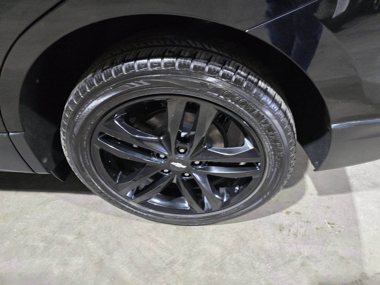Used 2020 Chevrolet Equinox LT w/ Midnight Edition AWD/4WD image 24