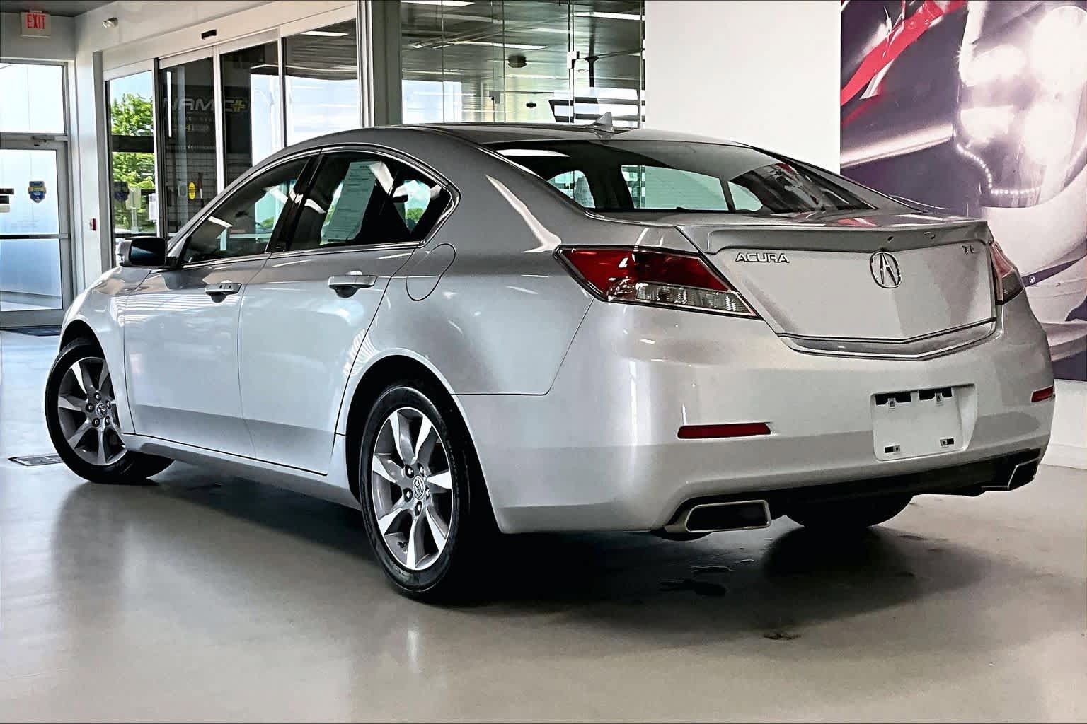 Used 2012 Acura TL w/ Technology Package FWD image 4