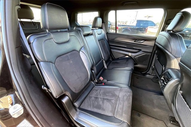 Used 2024 Jeep Grand Cherokee L Laredo image 27