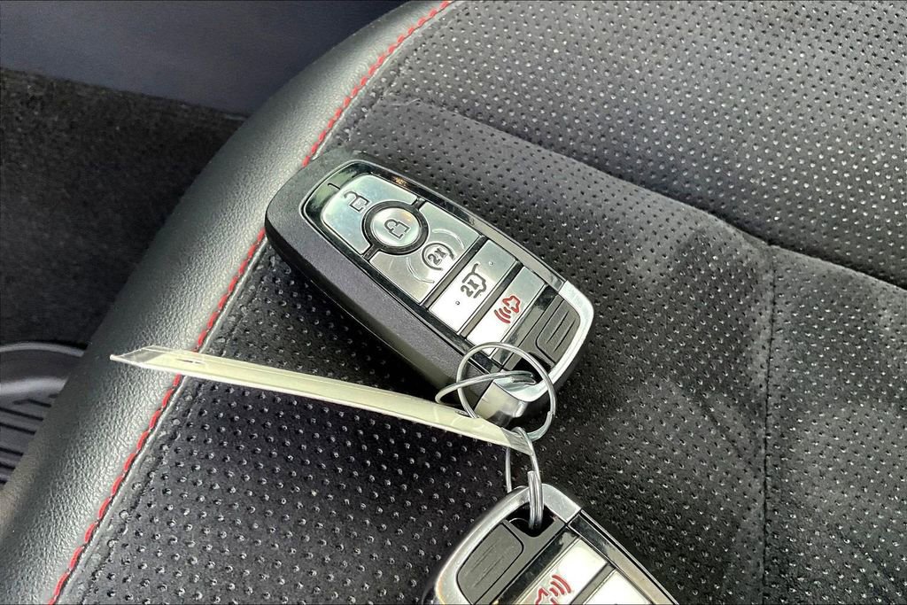 Used 2025 Ford Explorer ST AWD/4WD image 37