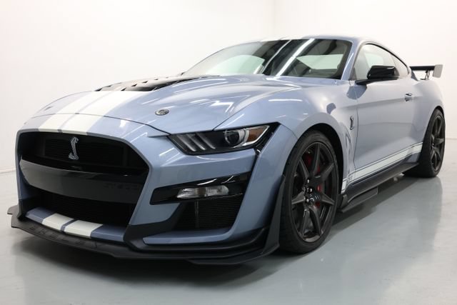 Used 2022 Ford Mustang Shelby GT500 w/ Carbon Fiber Track Pack RWD image 1