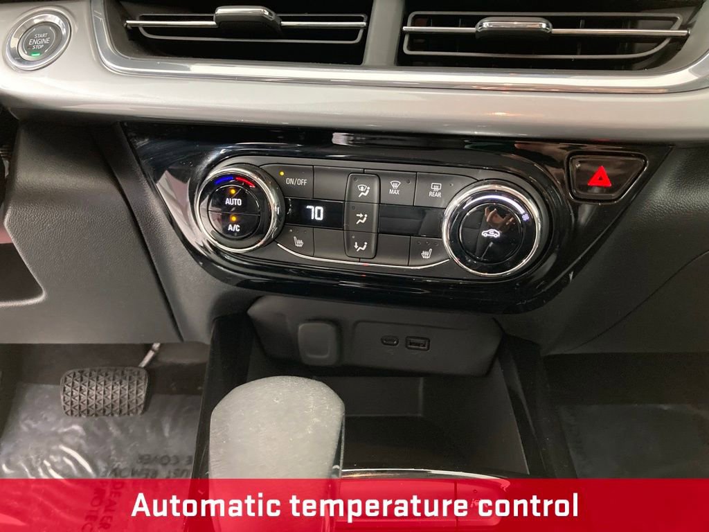 Used 2024 Chevrolet Trax LT w/ LT Convenience Package image 9