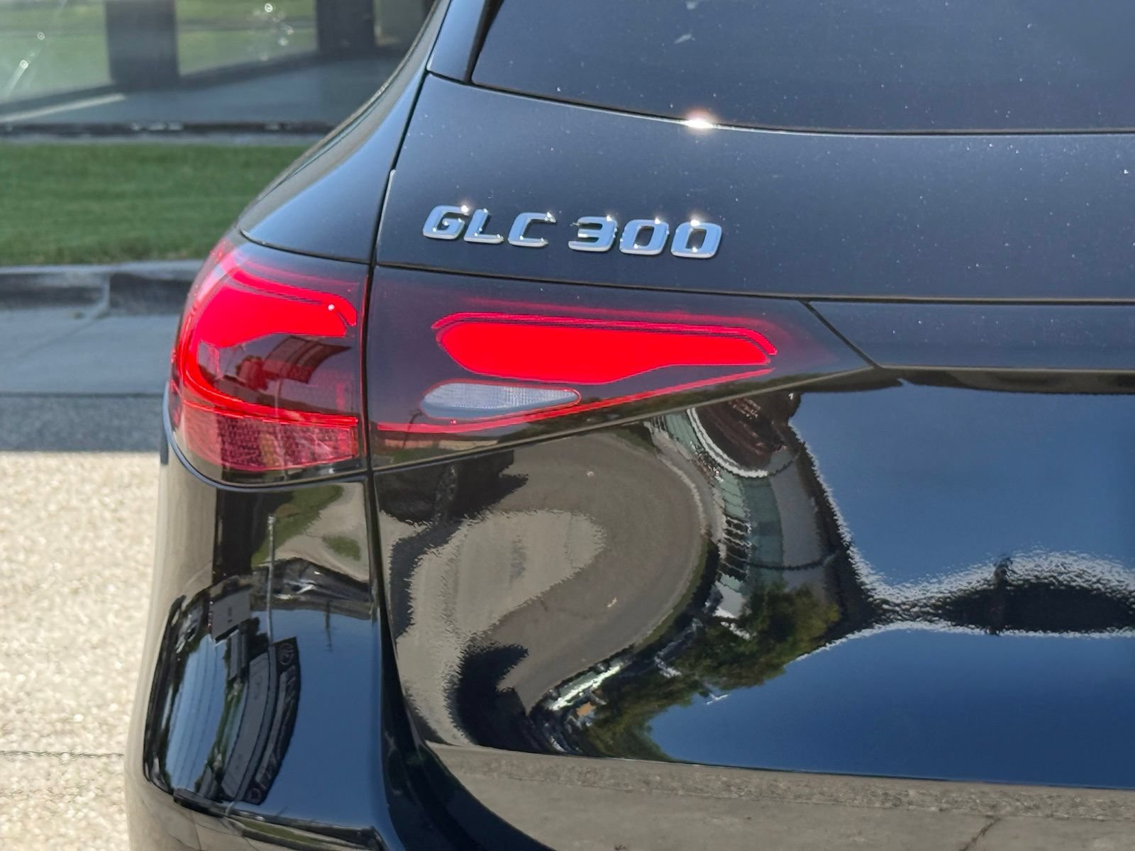Used 2026 Mercedes-Benz GLC 300 image 11
