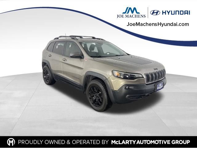 Used 2019 Jeep Cherokee Trailhawk AWD/4WD image 2