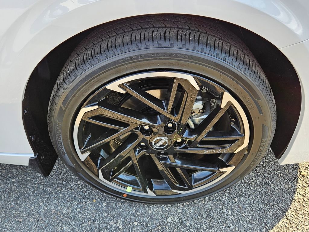New 2026 Nissan Sentra SR w/ SR Premium Package image 14