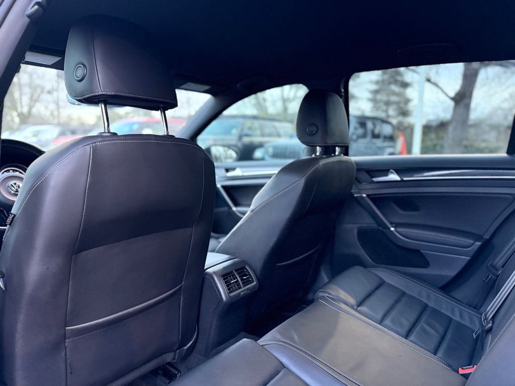 Used 2017 Volkswagen Golf R 4-Door image 16