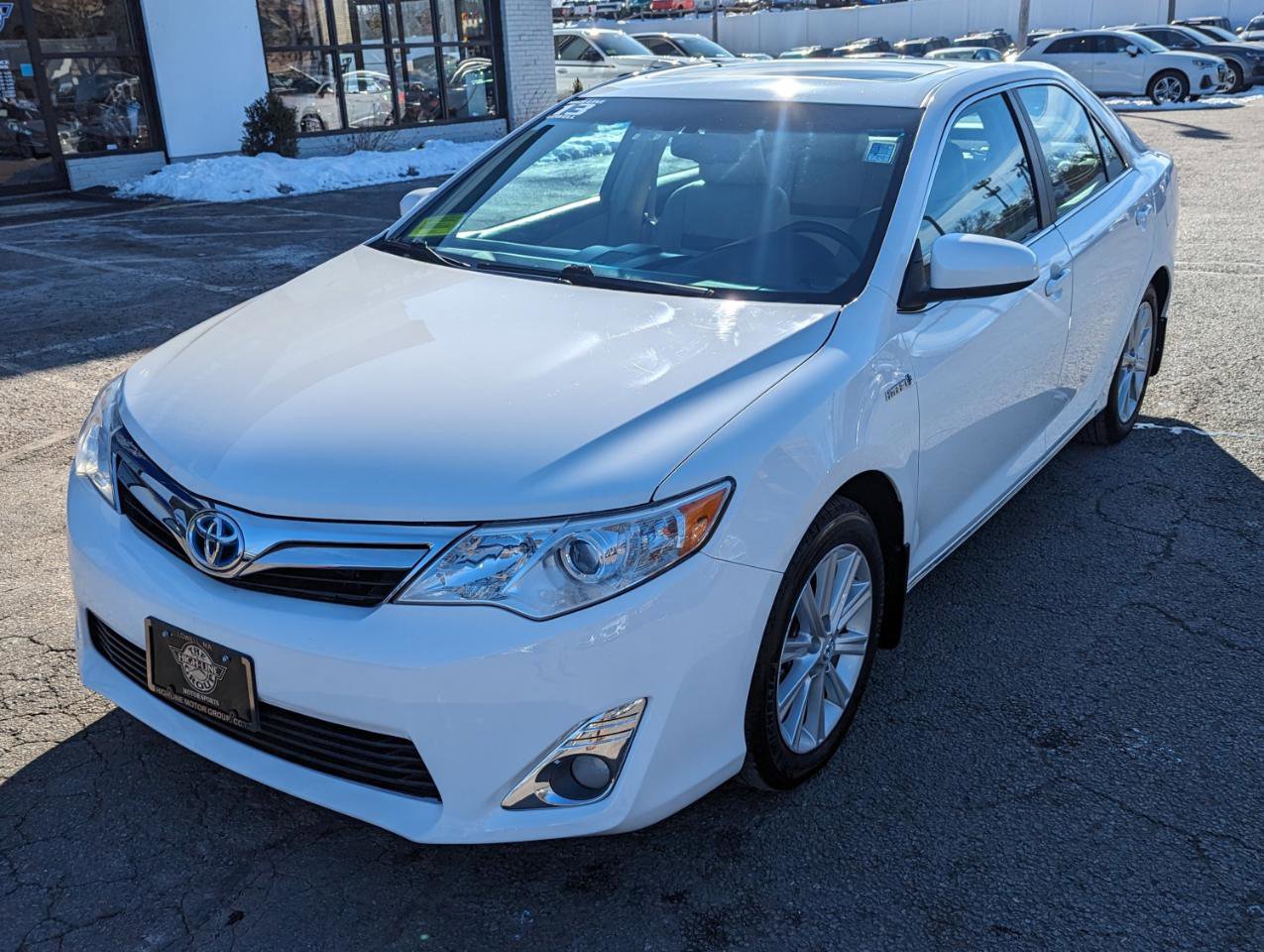 Used 2013 Toyota Camry XLE w/ Leather Pkg image 2