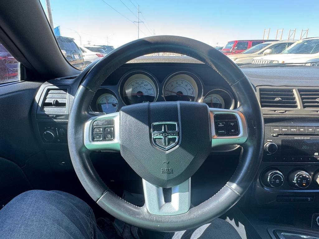 Used 2014 Dodge Challenger SXT image 15
