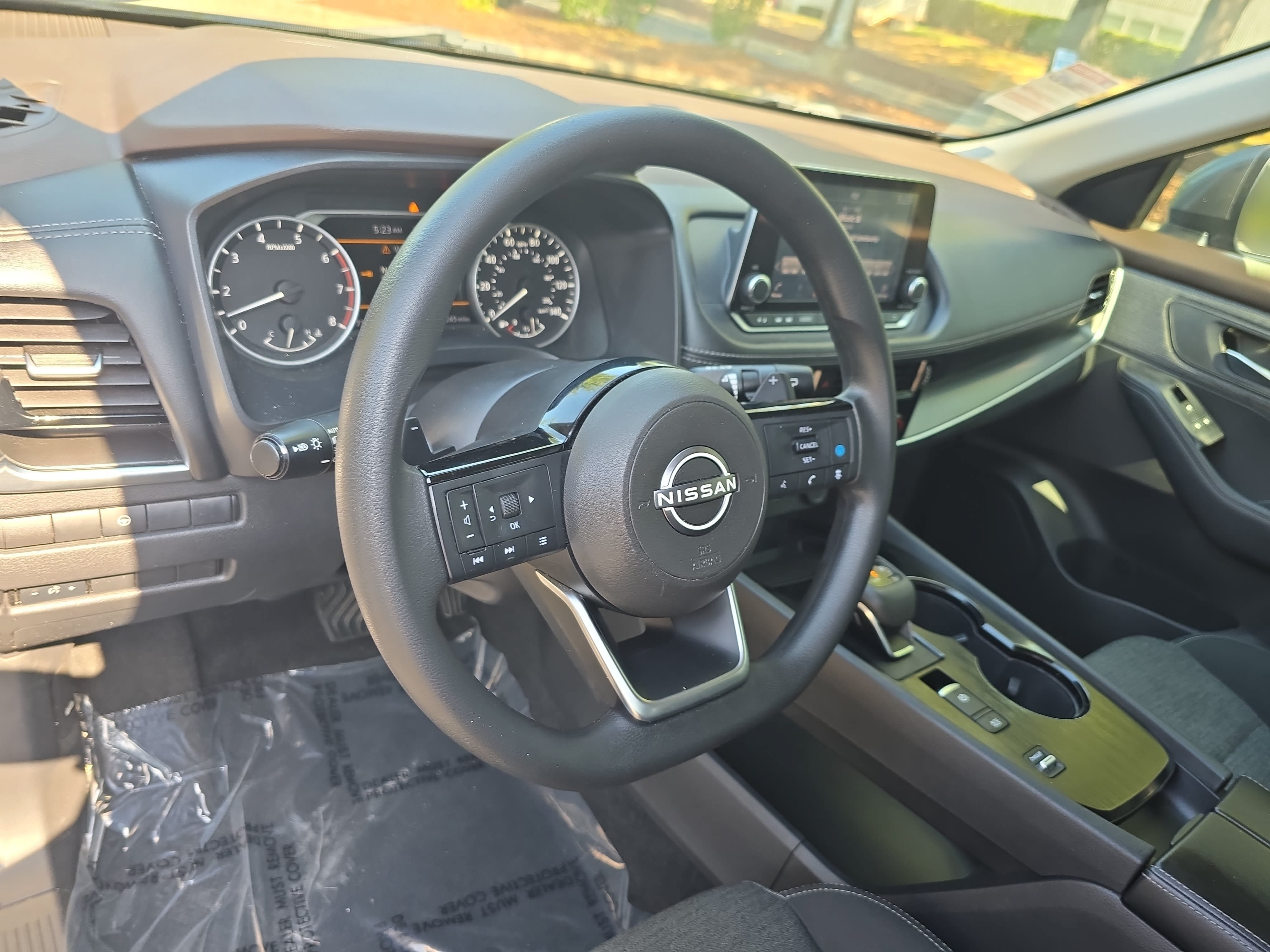 Used 2022 Nissan Rogue SV FWD image 15