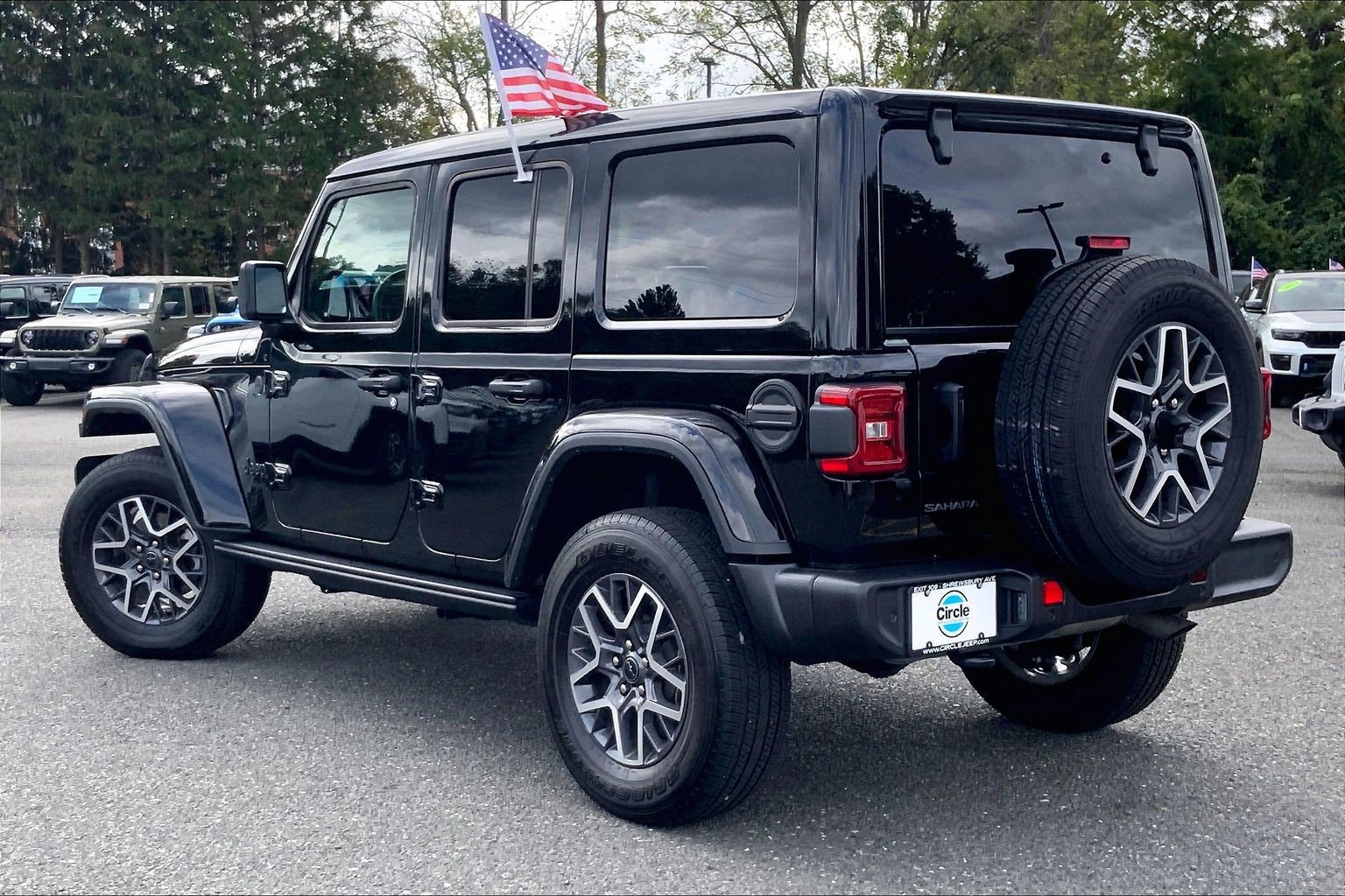 Certified 2025 Jeep Wrangler Unlimited Sahara w/ Safety Group AWD/4WD image 11