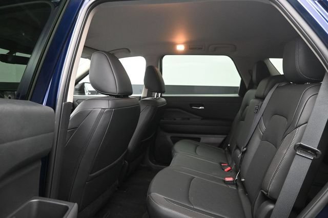Used 2026 Nissan Pathfinder SL FWD image 11