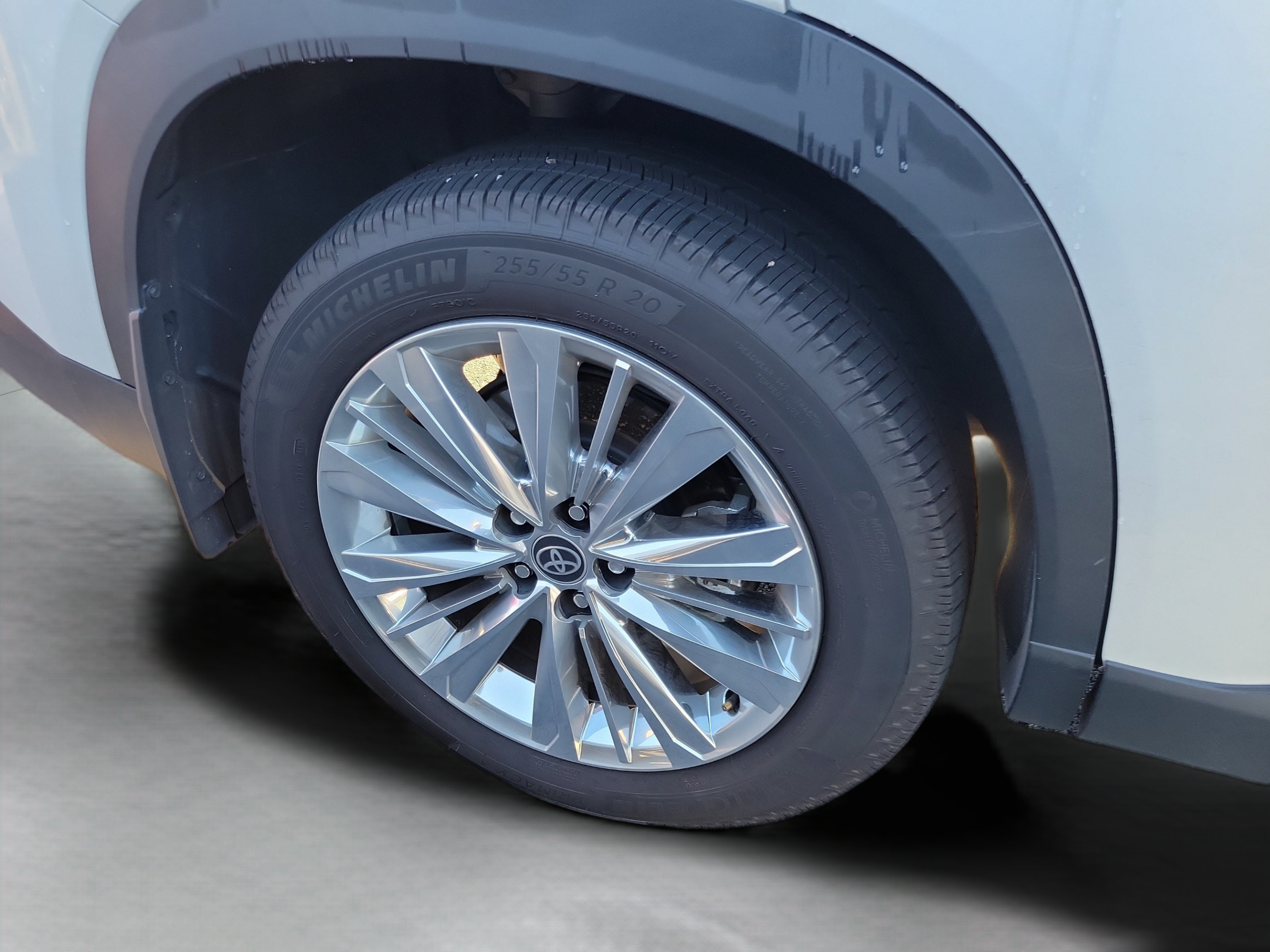 Used 2024 Toyota Grand Highlander AWD image 19