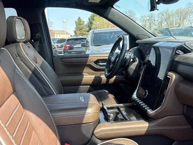 Certified 2025 GMC Yukon Denali Ultimate AWD/4WD image 16
