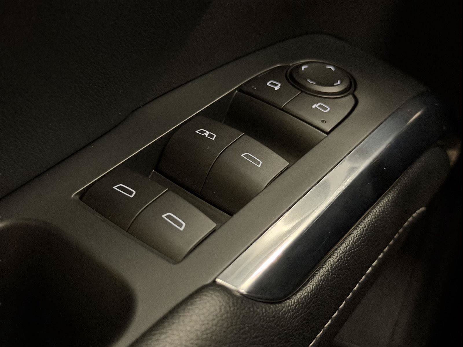 Used 2025 Chevrolet Traverse LT AWD/4WD image 38