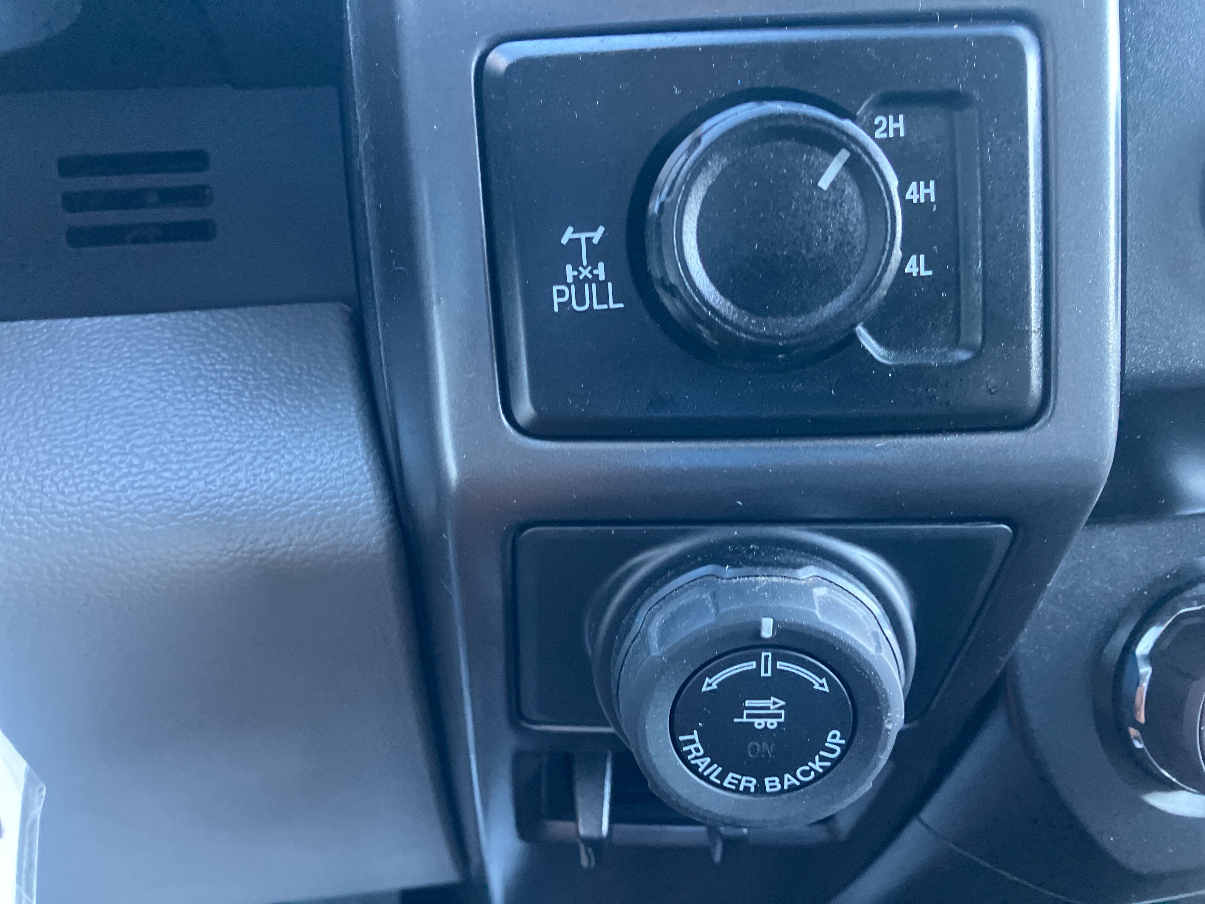 Used 2020 Ford F150 XLT w/ Equipment Group 302A Luxury AWD/4WD image 24