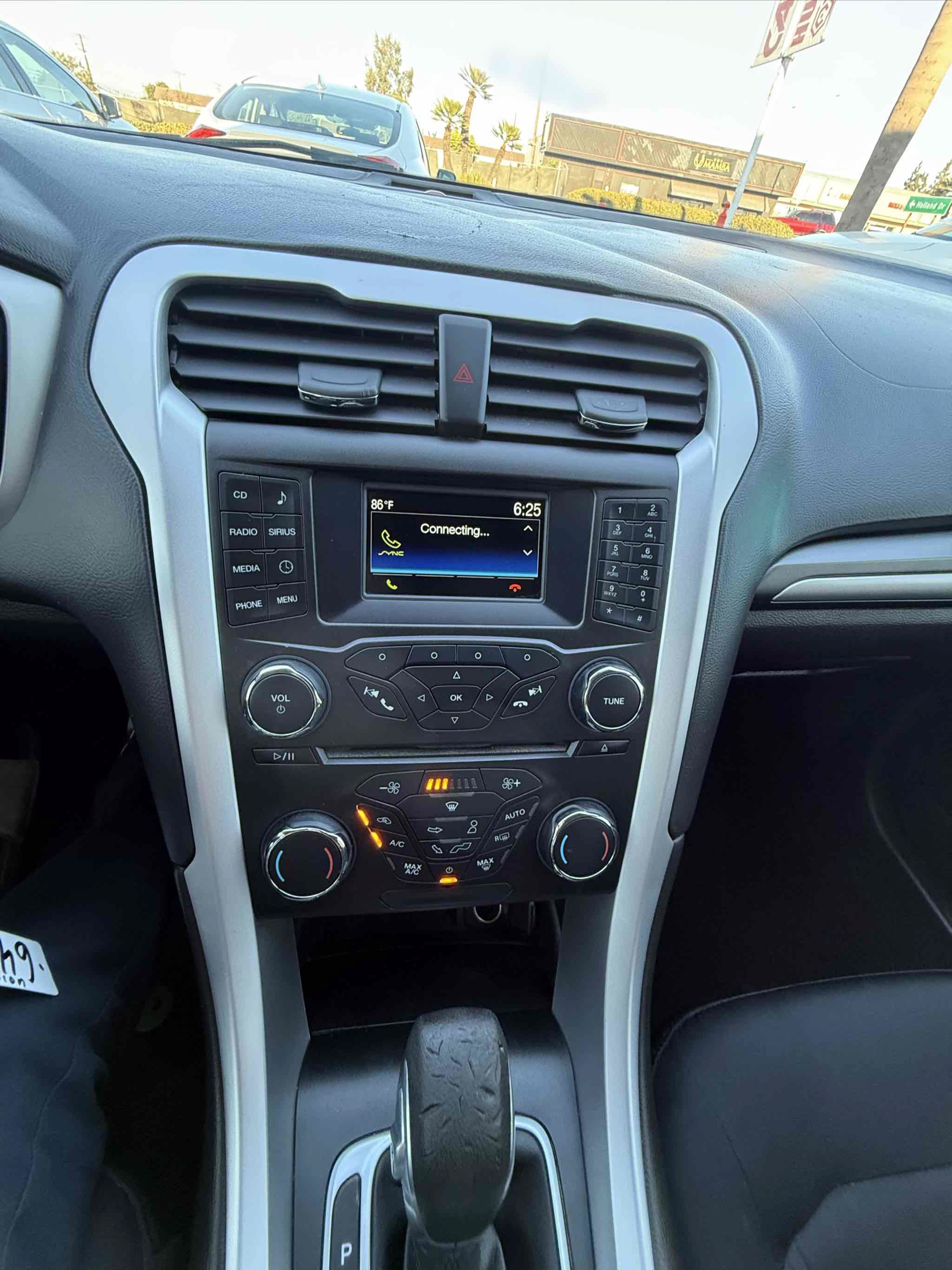 Used 2016 Ford Fusion SE FWD image 92