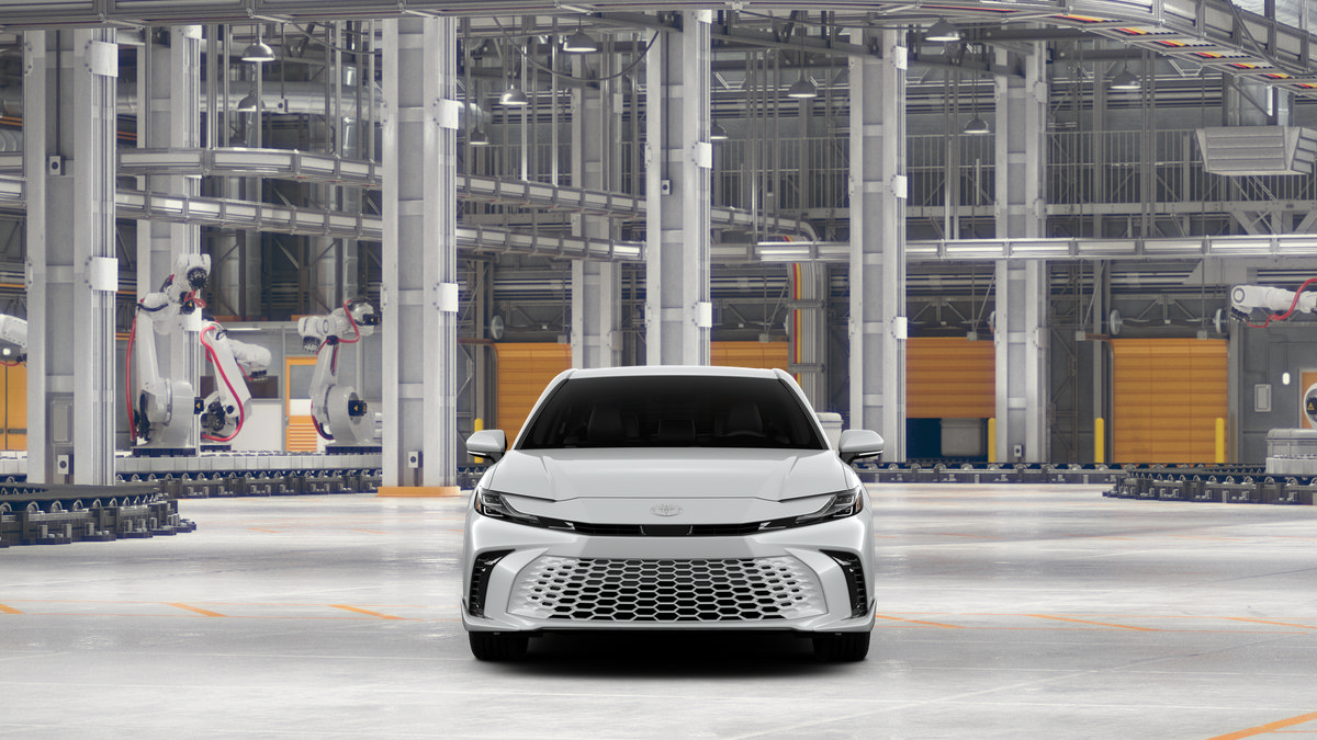 New 2026 Toyota Camry Hybrid FWD image 17