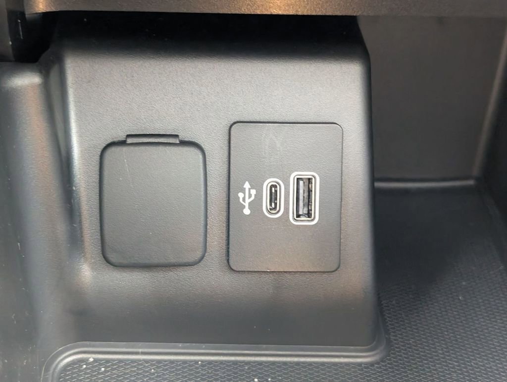 New 2025 Ford Explorer Active w/ Active Comfort Package image 40