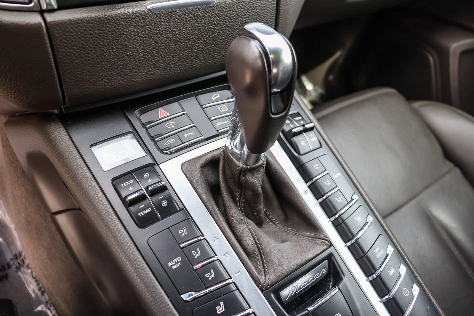 Used 2018 Porsche Macan AWD/4WD image 20