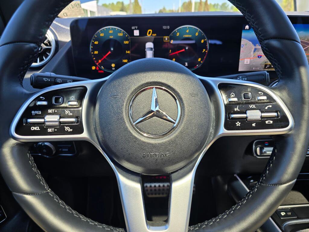 Used 2022 Mercedes-Benz GLA 250 4MATIC image 16
