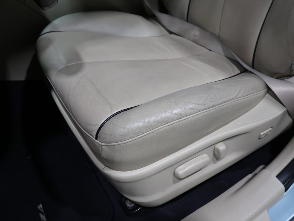 Used 2009 Toyota Venza FWD image 12
