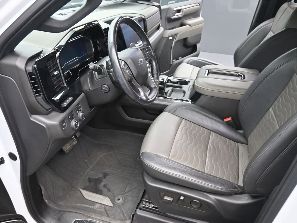 Used 2022 Chevrolet Silverado 1500 ZR2 w/ Technology Package image 9