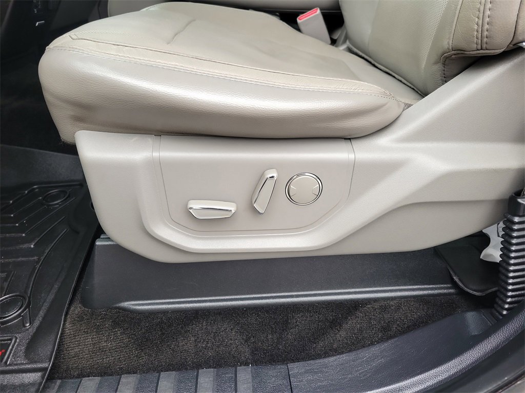 Used 2015 Ford F150 Lariat w/ Trailer Tow Package image 24