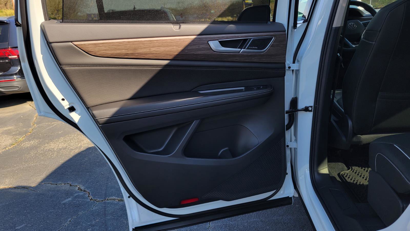 New 2026 Volkswagen Atlas SEL Premium R-Line image 37