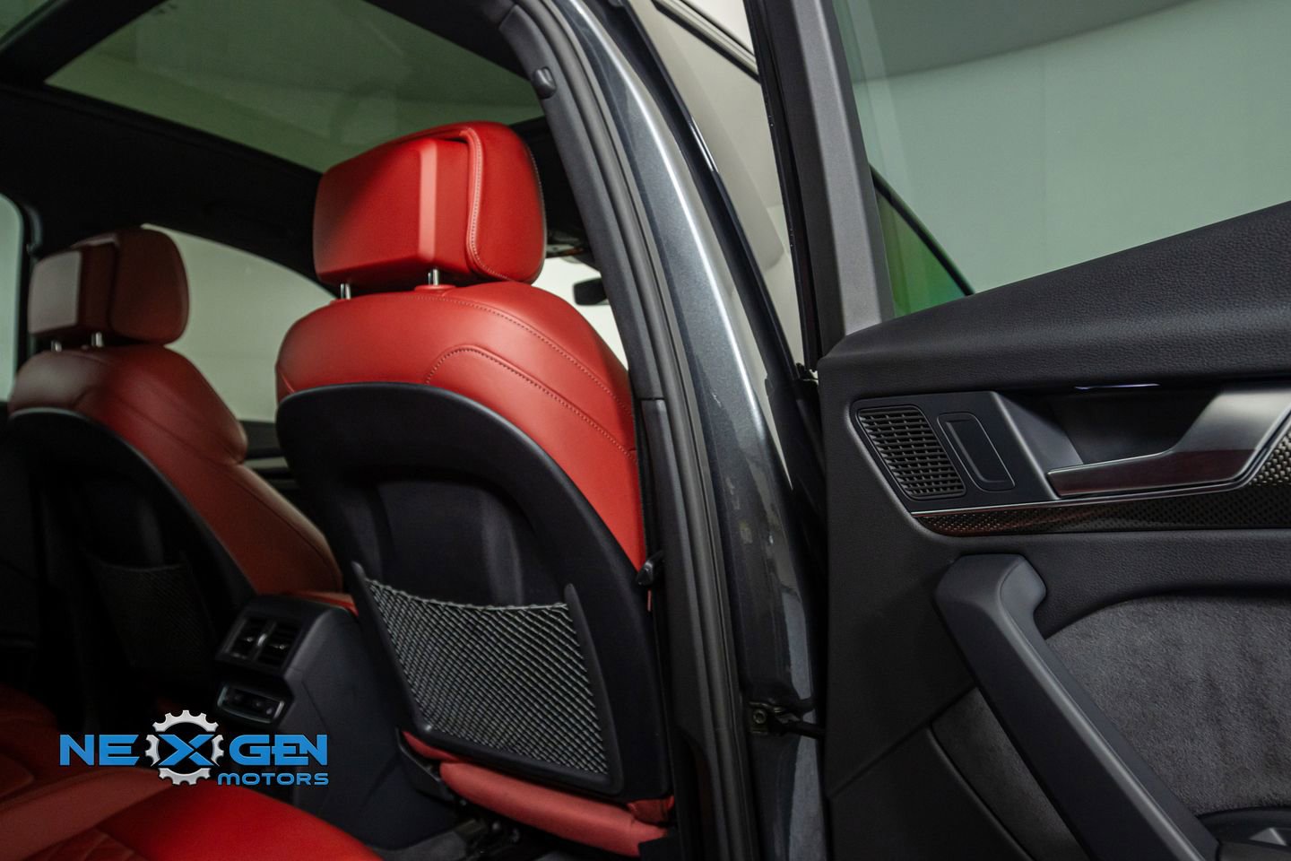 Used 2024 Audi SQ5 Prestige image 33