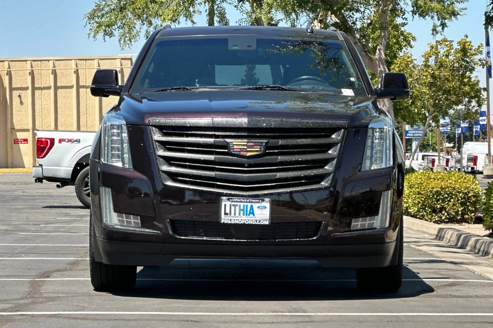 Used 2018 Cadillac Escalade Platinum AWD/4WD image 11