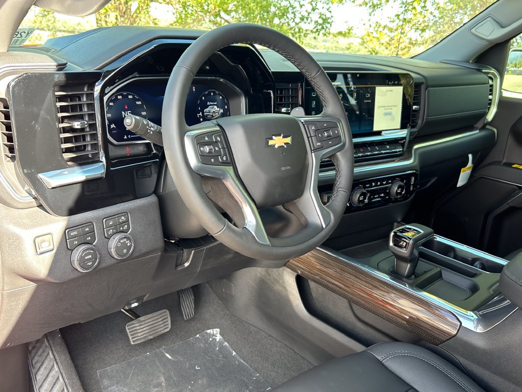 New 2026 Chevrolet Silverado 1500 LT w/ Z71 Off-Road Package AWD/4WD image 7