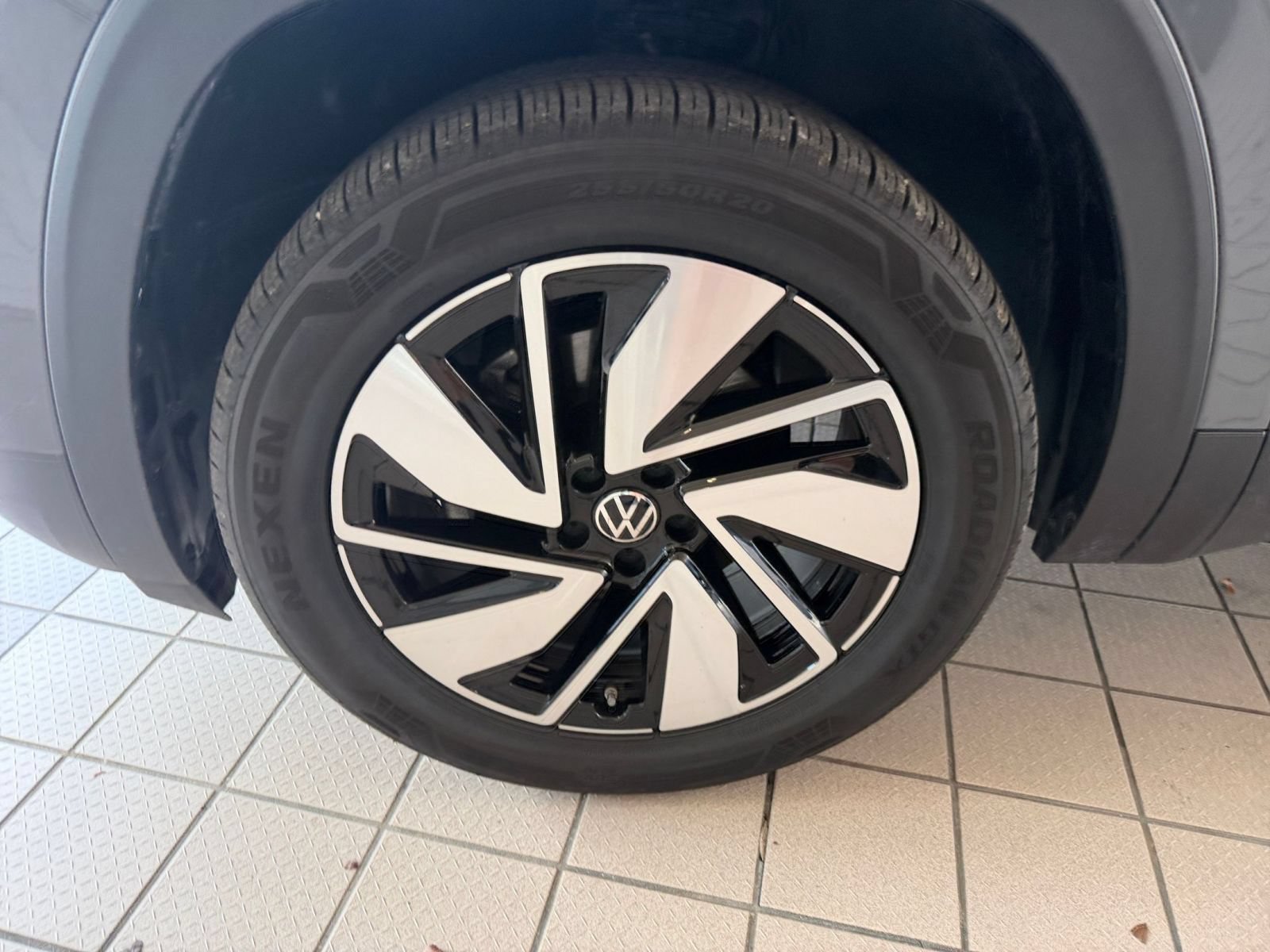 Used 2026 Volkswagen Atlas SE FWD image 23