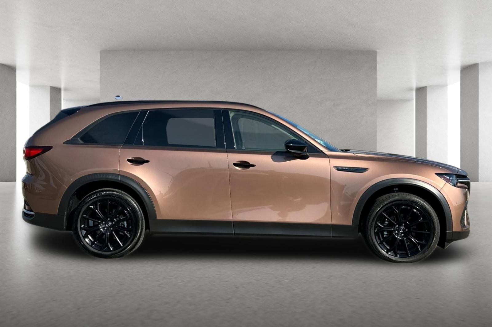 Certified 2025 MAZDA CX-70 3.3 Turbo w/ Premium Package image 3