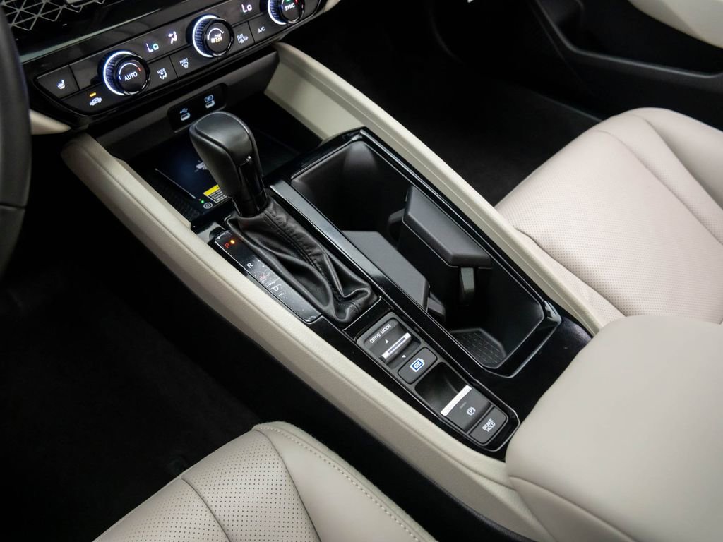 Certified 2025 Honda Accord EX-L image 11