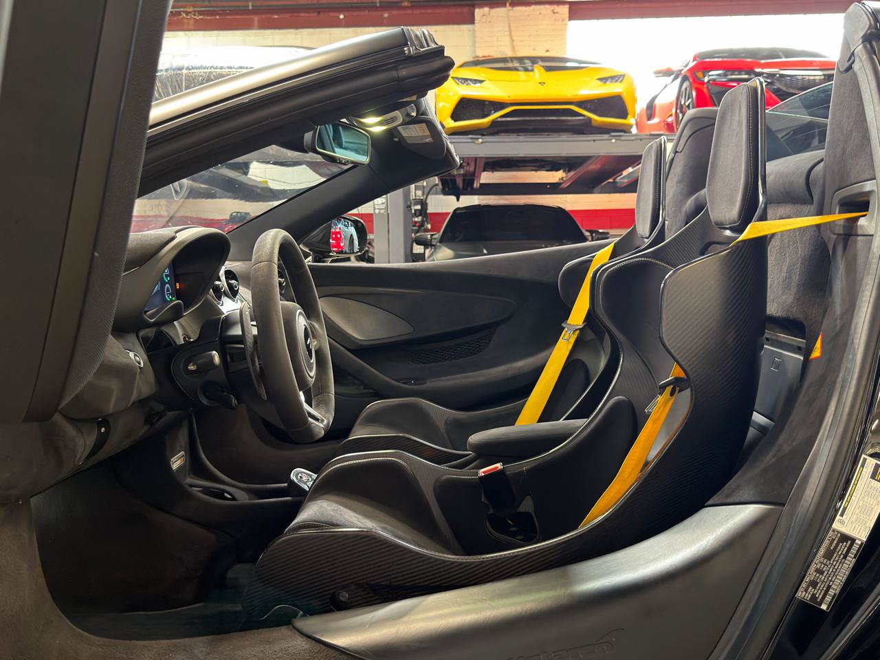 Used 2020 McLaren 600LT Spider RWD image 24