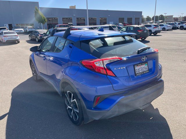 Used 2018 Toyota C-HR XLE FWD image 3
