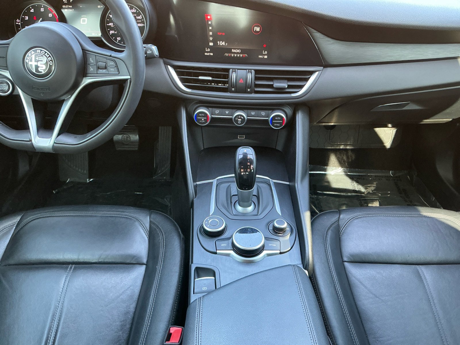 Used 2017 Alfa Romeo Giulia image 10