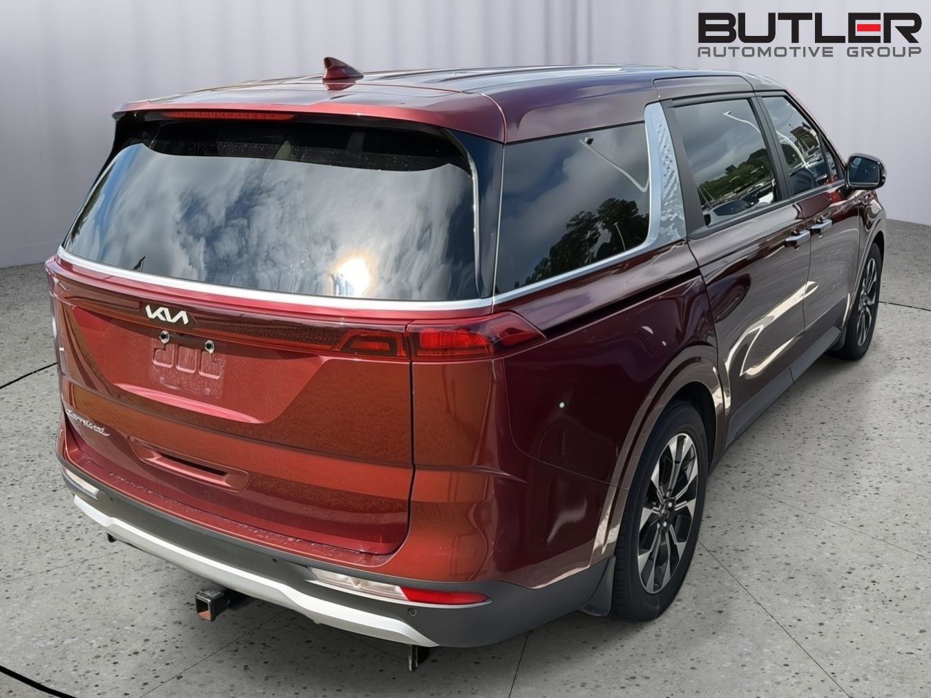 Used 2022 Kia Carnival EX FWD image 8