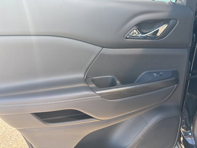 Used 2023 GMC Acadia SLT w/ LPO, Floor Liner Package image 13